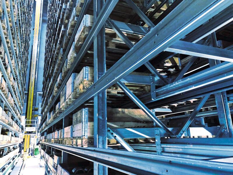 Viastore hat das HRL von KSB um zwei Gassen mit 4600 Stellplätzen erweitert und Viadat 9 als Warehouse-Management-System (WMS) installiert. (Bild: Viastore)