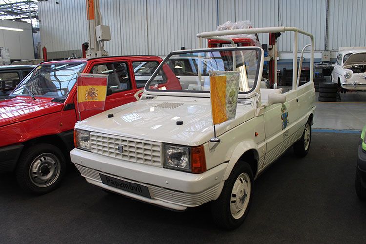 Der Seat Panda „Papamobil“ für Papst Johannes Paul. (autodrom)