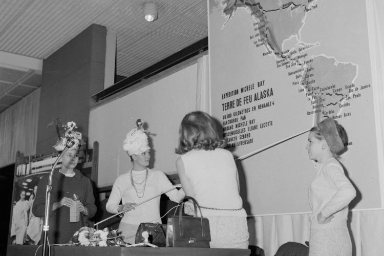 Schließlich schreiben wir das Jahr 1965. Da verfügt ein Großteil des süd- und mittelamerikanischen Straßennetzes über vieles, nur über keine Asphaltdecken. Von den klimatischen Bedingungen einmal ganz zu schweigen. (Bild: Renault)