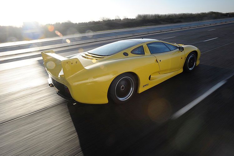 Eine Höchstgeschwindigkeit von 349 km/h erreichte 1987 der Jaguar XJ220. (Jaguar)