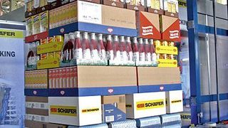 Das Schäfer Case Picking (SCP) sorgt mit einer auftragsbezogenen Kommissionierung einzelner Kolli für effiziente Kommissionierprozesse und optimal gepackte Paletten. Bild SSI Schäfer (Archiv: Vogel Business Media)