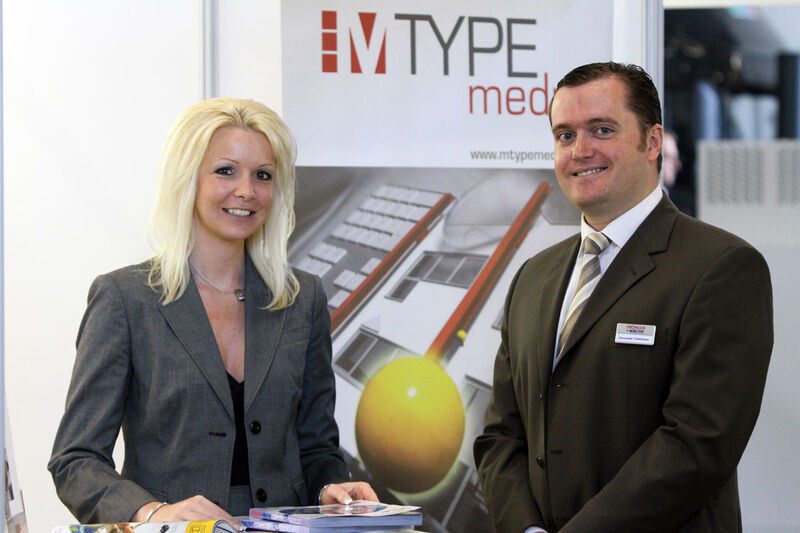 Sandra Kasper, MTYPE Media, und Alexander Dahlheimer, Einkaufsleiter Fröhlich + Walter (Archiv: Vogel Business Media)