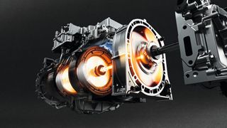 Künstlerische Darstellung des Antriebsstrangs im Mazda MX-30 R-EV: rechts der Wankelmotor, mittig der Generator und links der Elektromotor, der die Räder antreibt (Bild: Mazda)