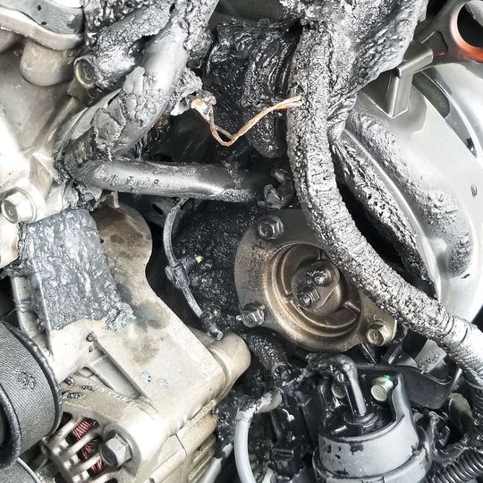 In den USA sind GDI-Aggregate von Hyundai-Kia Motors aus verschiedenen Modellreihen nach Motorschäden in Flammen aufgegangen.(Bild:  Hagens Berman)