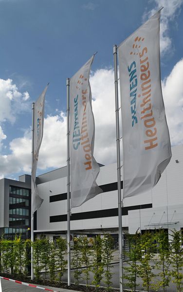 Mit dem Jahr 2024 führt Siemens Healthineers auf einer Bruttogeschossfläche von 69.000 m² alle Disziplinen zur Herstellung von Röntgenstrahlern und Generatoren zusammen. (Bild: Stefanie Michel)