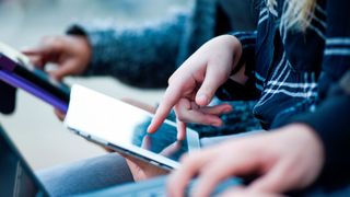 Über ein App erhalten die Gleichener wichtige Informationen und können sich untereinander austauschen (Bild: Gerhard Seybert – stock.adobe.com)