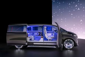 Mercedes Vision V bringt Kino und Schach in die VIP-Kutsche || Bild 2 / 11