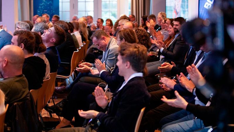 Informationen, Austausch und hochspannende Vorträge von hochkarätigen Referenten sorgten auch 2024 für eine erfolgreiche Herbstakademie auf Sylt.(Bild:  Kfz-Gewerbe Schleswig-Holstein)