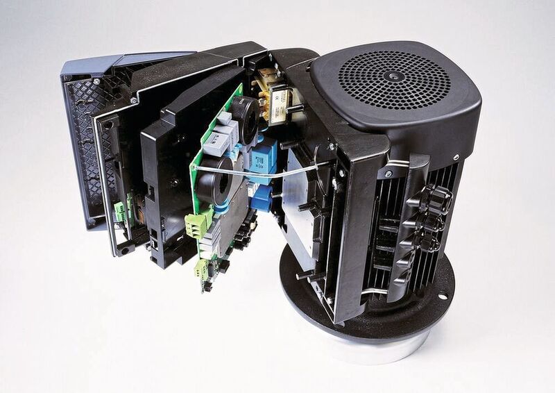 1993: With the MGE electric motor, for the first time a micro frequency converter is built into a standard electric motor as an integrated unit. Even today, this motor is still a unique feature of Grundfos. (Grundfos)