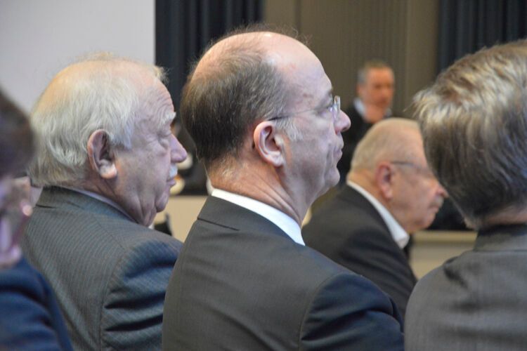 Zur Präsentation waren auch ZDK-Ehrenpräsident Bernhard Enning und ZDK-Hauptgeschäftsführer Axel Koblitz gekommen. (Achter/»kfz-betrieb«)