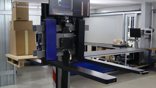 AKL-tec und Vetter haben bei der Entwicklung einer smarten Gabelzinke mit multidimensionalem Erkennungssystem zusammengearbeitet.(Bild:  AKL-tec)