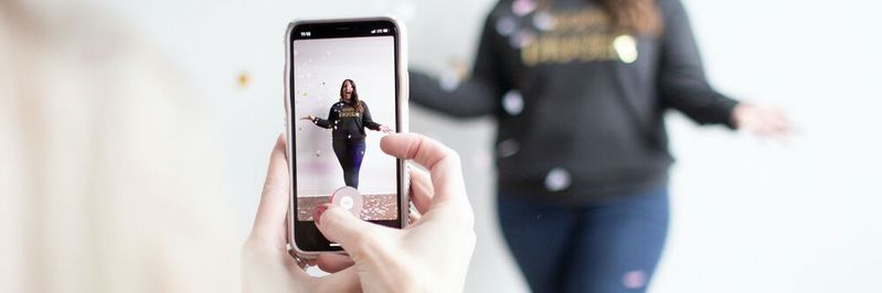TikTok ist für viele B2B Unternehmen noch Neuland. Dieser Beitrag gibt erste Tipps, um auf der Plattform zu starten. TikTok ist für viele B2B Unternehmen noch Neuland. Dieser Beitrag gibt erste Tipps, um auf der Plattform zu starten.