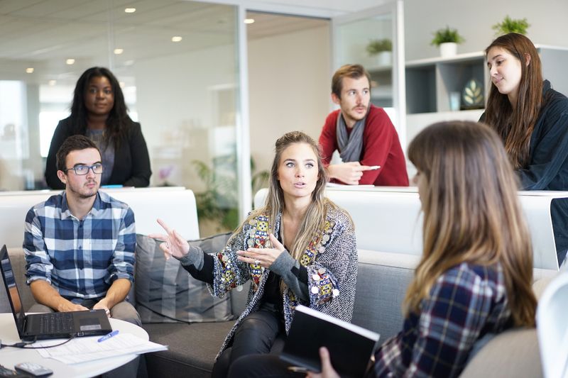 Grund 6: Herausfordernde Tätigkeiten, 47%  Fast die Hälfte der Befragten sieht herausfordernde Aufgaben beim neuen Arbeitgeber als Anreiz für einen Jobwechsel an.  Welche Stellen am Arbeitsmarkt besonders begehrt sind, zeigt der Artikel zu den am häufigsten gesuchten Jobs 2018. (Bild: Pixabay/Free-Photos)