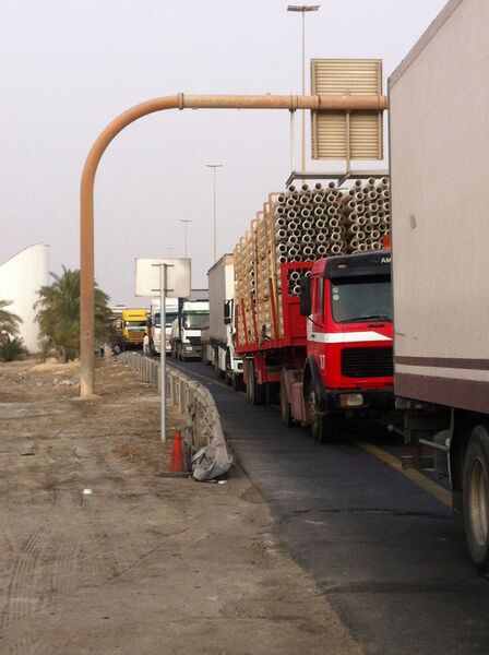 Stau auf der Aluminium-Route. Bahrain ist ein wichtiger Lieferant für Aluminium. (Bild: Weber)