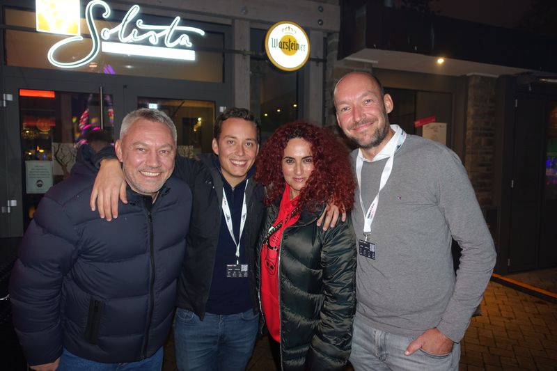 Besa, IT-BUSINESS, mit dem LG Team Christoph Spahn, Marius Otto und Patrick Hoff (v. r.)  (Bild: IT-BUSINESS)