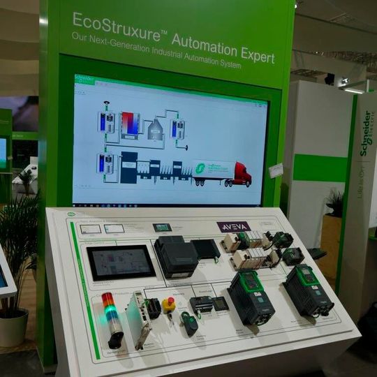 Mit Version V23.0 erhält das IEC61499-fähige Engineering-Tool EcoStruxure Automation Expert neue branchenspezifische Funktionen. Es kann in Halle 11, Stand C46 besichtigt werden. Mit Version V23.0 erhält das IEC61499-fähige Engineering-Tool EcoStruxure Automation Expert neue branchenspezifische Funktionen. Es kann in Halle 11, Stand C46 besichtigt werden.