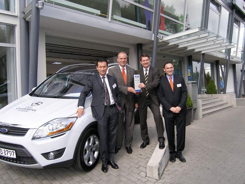 Die Macher: (v. li.) AVAG-Vorstandsmitglied Markus Hofmann, Jürgen Stackmann, Vertriebs- und Marketingchef der Kölner Ford-Werke GmbH, AVAG-Vorstandsvorsitzender Dr. Volker Borkowski und Wickenhäuser-Geschäftsführer Roman Still. (Archiv: Vogel Business Media)