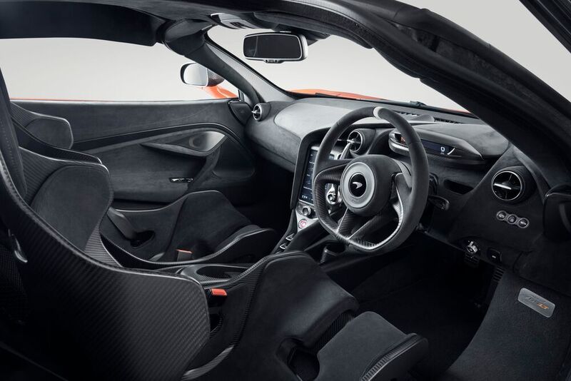 Auch im Innenraum gibt sich der McLaren 765LT betont sportlich. (McLaren)