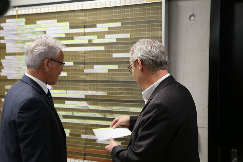 Toutes les informations y sont inscrites sous la forme de fiches en papier. (Image: JR Gonthier)