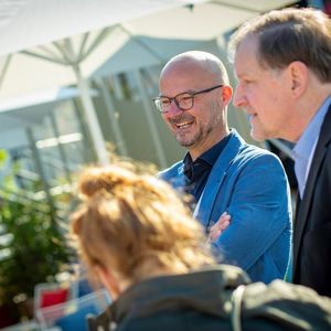 Bekannte Gesichter: Bernd Stopper, Head of Partner Sales DACH Google Cloud (l.) und Chefredakteur Wilfried Platten.