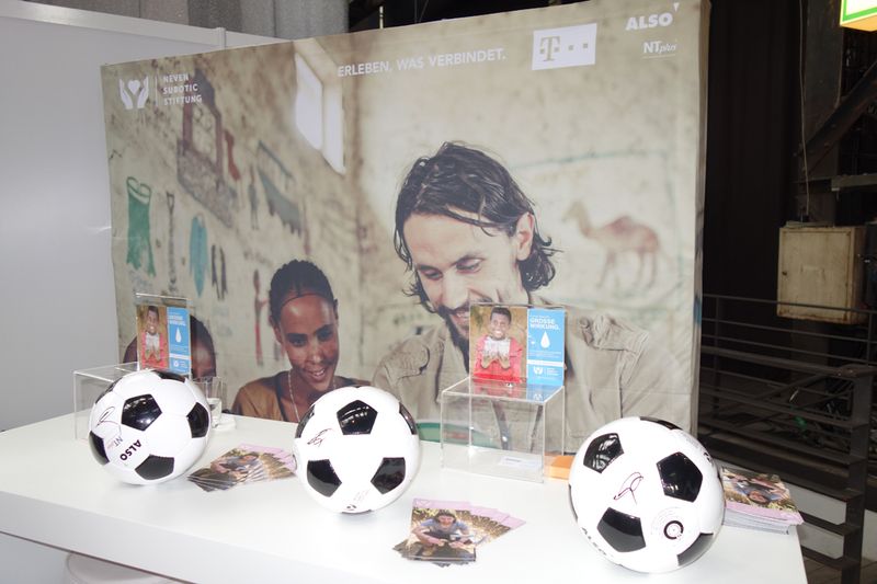 Bälle erwerben für einen guten Zweck. (Bild: IT-BUSINESS)