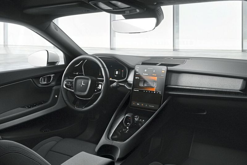 Zentral in der Mittelkonsole befindet sich dafür ein 11-Zoll-Touchscreen, über das sich die meisten Fahrzeugfunktionen steuern lassen. (Polestar)
