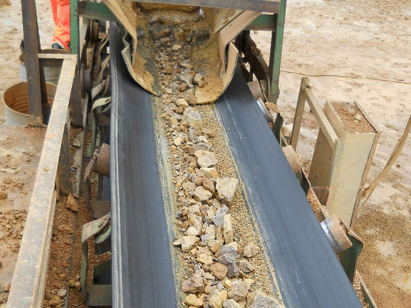 Clean material on the conveyor. (Picture: Haver & Boecker)