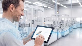 Der Festo Virtual Assistant ist 24/7 verfügbar und somit beim Einsatz im Schichtbetrieb sowie bei Wartung und Instandhaltung immer parat. (Bild: Festo)