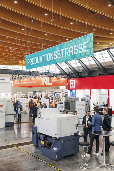 Als Besucher-Magnet erwies sich eine vollständige Produktionsstraße (NürnbergMesse)