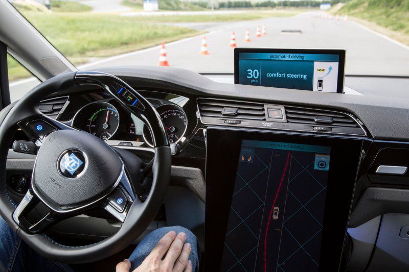 Vision Zero Vehicle von ZF: Comfort Maneuvering dank intelligent vernetzter Systeme. (ZF Friedrichshafen AG)