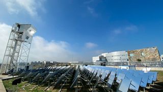 Österreich ist der E-Fuels Alliance beigetreten. Synthetische Kraftstoffe lassen sich unter anderem mit konzentrierter Solarenergie herstellen. (Bild: Synhelion)