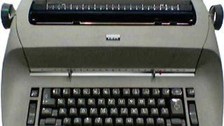 Die IBM Selectric war die erste Kugelkopfschreibmaschine. (gemeinfrei (von Oliver Kurmis (Selbst fotografiert) [CC BY 2.5 (http://creativecommons.org/licenses/by/2.5)], via Wikimedia Commons) )