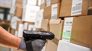 Barcodescanner für die Industrie und Logistik. Hier kommen die grünen und blauen Laserdioden PLT3 und PLT5 zum Einsatz.  (Bild: ams Osram)