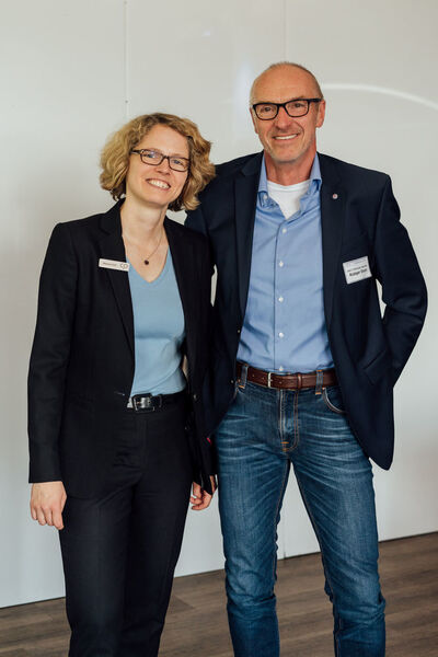 Stephanie Pelch (C&P) und Rüdiger Dorn (IKN) (dbc (deutschlands business-cloud))