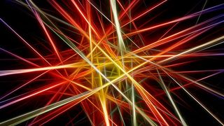 In der Welt virtualisierter und containerisierter RZ-Infrastruktur, kann die Verkabelung schnell unüberschaubar werden.  (gemeinfrei - geralt/Pixabay)