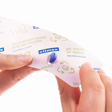Le nouvel emballage des comprimés Talcid de Bayer est composé de deux matériaux PP spécifiques : Purelay Pharm pour la face inférieure du blister et Purelay Lid comme film de scellage. Cette combinaison offre une excellente barrière à la vapeur d'eau tout en étant entièrement recyclable. (Bild: Etimex)