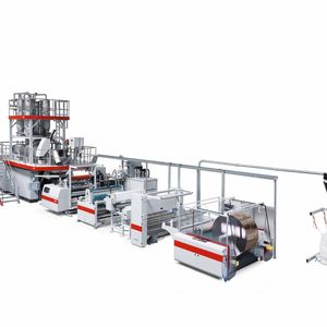 Die vollautomatische Folien-Produktionsanlage Viscosheet von Starlinger Viscotec wandelt  hundertprozentiges Recycling-PET in lebensmitteltaugliche Folien um.