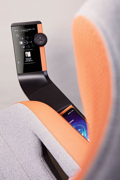  (koljaschmidt.com/Adient)