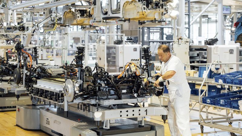 Cyberangriffe auf die Autoindustrie nehmen zu. In den meisten Fällen sind allerdings nicht die Autohersteller betroffen.(Bild:  Volkswagen)