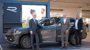 Schmidt + Koch in Bremen hat seinen Vorstand erweitert. Künftig gehört dem Führungsgermium neben dem Vorsitzenden Harm Fischer (l.) und der Vorständin Gabriele Sternbeck auch Jens Staron an. (Bild: David Trojman)