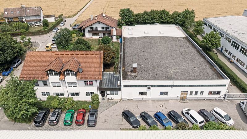 Auf rund 1 000 Quadratmetern Fertigungsfläche baut Ramgraber Anlagen für die Halbleiterindustrie, die Medizintechnik und die Solarbranche. (Bild: Hermle)