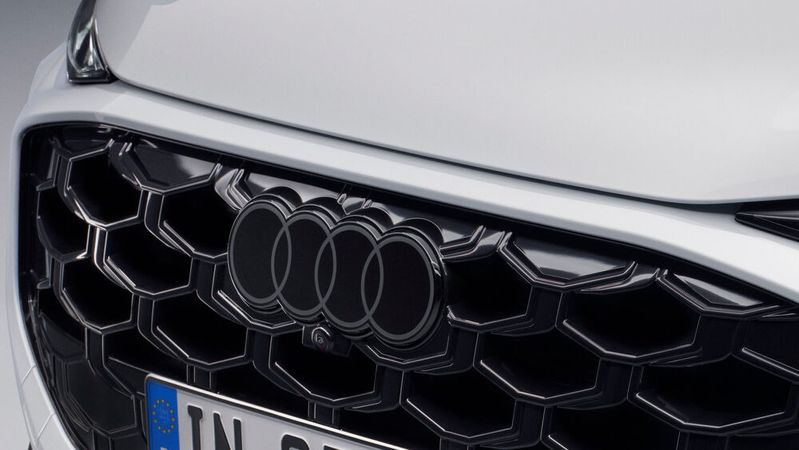 Die Plastic Manufacturing Group stellt unter anderem Kühlergrills für Auotmobilhersteller her.(Bild:  Audi)