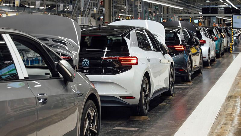 VW investiert viel Geld in die E-Mobilität.(Bild:  Volkswagen)