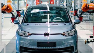 Volkswagen will die zuletzt in der Produktion eingesparten Mittel unter anderem in die Elektromobilität investieren. (Volkswagen)