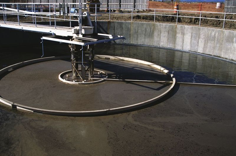 Frequenzumrichtermodule sind speziell für die Anforderungen der Pumpenregelung mit quadratischem Drehmoment ausgelegt und bieten eine hohe Verfügbarkeit bei reduzierten Energiekosten in Pumpensystemen (Archiv: Vogel Business Media)