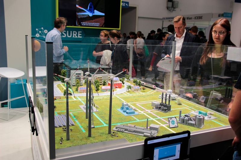 Impressionen aus den Hallen und von der Freifläche der Achema 2024. (Bild: Ernhofer / PROCESS)