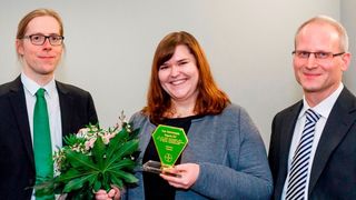 Prof. Dr. Nils Helge Schebb, Malwina Mainka (beide Bergische Universität), Dr. Rolf Jautelat (Bayer AG)