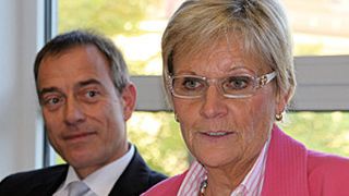 Wolfgang Schiller, Personalleiter Linde, und Ingrid Hunger, Vorsitzende des Vorstands von Bayme vbm Region Main-Spessart. (Bild: Sonnenberg)