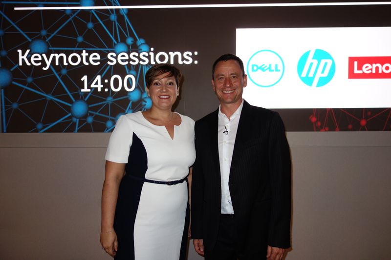 Rachel Lashford, VP Analysis und Steve Brazier, President und CEO bedanken sich bei allen für das sehr erfolgreiche Event. (Bild: IT-BUSINESS)