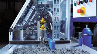 Herzstück des neuen Fertigungsbereichs ist eine neu entwickelte Bolzenmaschine.  (Bild: Iwis)